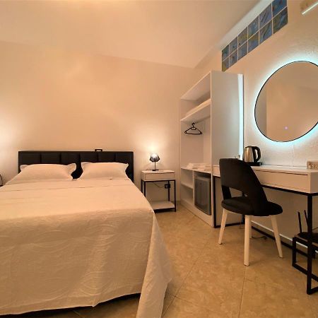 The White Corner Apartman Durrës Kültér fotó