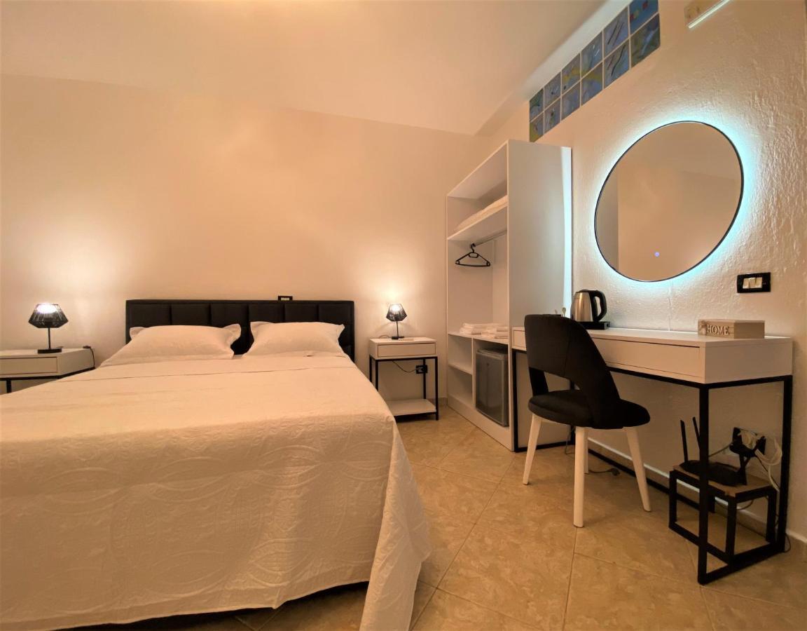 The White Corner Apartman Durrës Kültér fotó